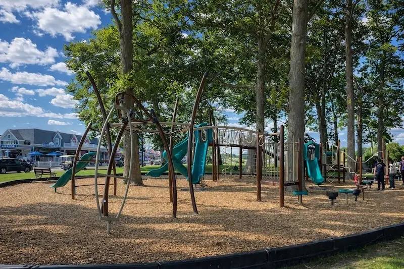 Playgrounds & Kid Zones